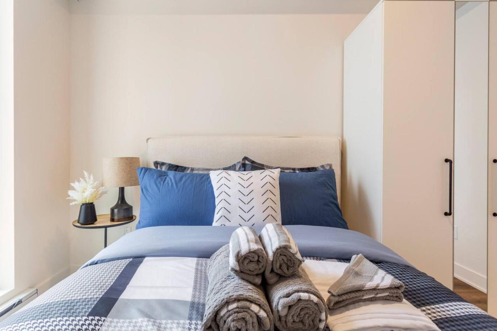 Апартаменты 2Br+Gym For Vip Corporate & Students Downtown Mtl Монреаль Экстерьер фото